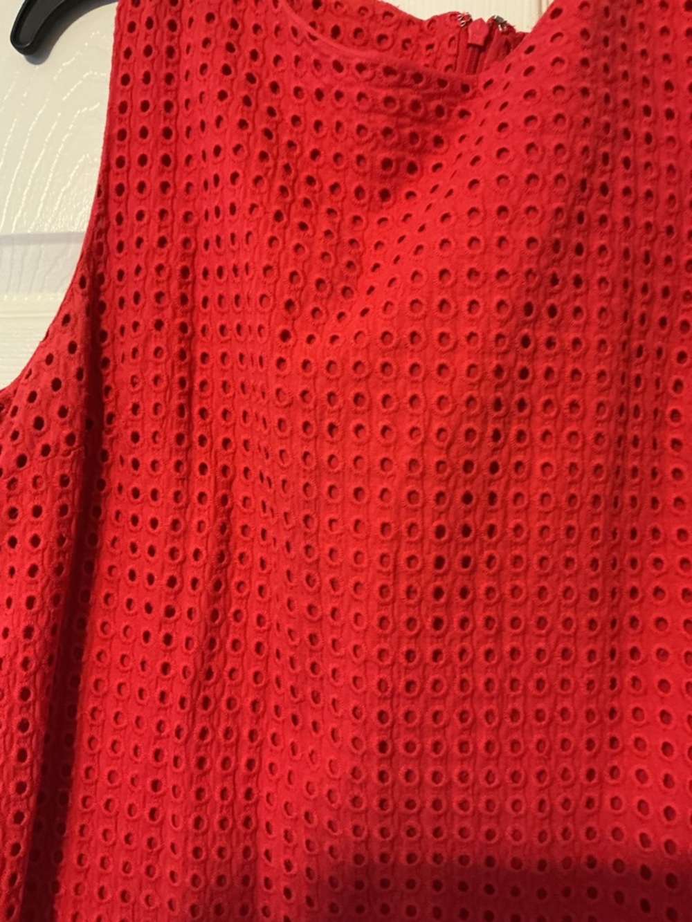 Cynthia Rowley Red Eyelet Shift Dress Size 8 Sleeveless Scalloped Hem Summer - Picture 7 of 12